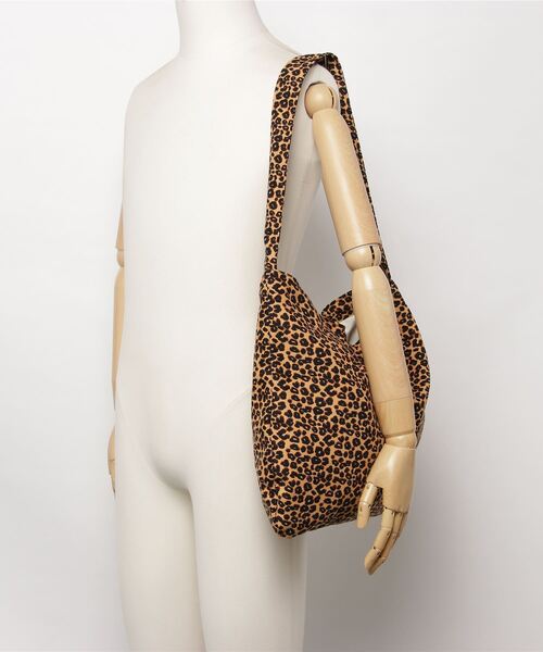 gossip！ロサンゼルス（ゴシップロサンゼルス）の「超軽量　アニマル柄    ヒョウ柄大容量トート（トートバッグ・レディース・ブラウン/オフホワイト・FREE）」の4枚目の写真