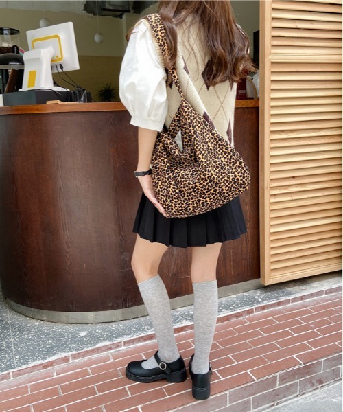 gossip！ロサンゼルス（ゴシップロサンゼルス）の「超軽量　アニマル柄    ヒョウ柄大容量トート（トートバッグ・レディース・ブラウン/オフホワイト・FREE）」の19枚目の写真