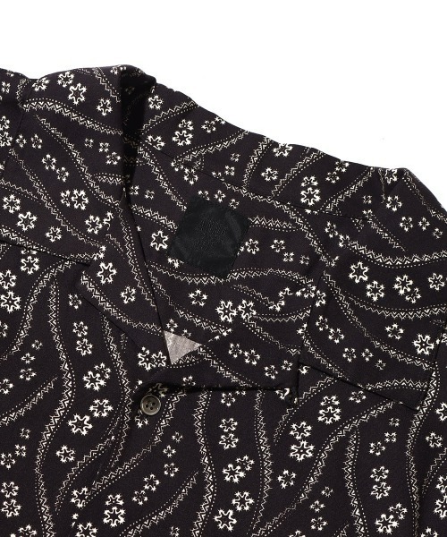 ANNA SUI（アナスイ）の「ANNA SUI Archive アーカイブ総柄 半袖シャツ【SP】（シャツ/ブラウス・レディース・ブルー/ブラック/グリーン・M/L/XL）」の5枚目の写真