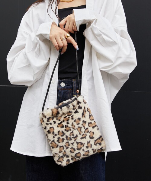 FREAK'S STORE（フリークスストア）の「【WEB限定】フェイクファーショルダーバッグ（ショルダーバッグ・レディース・レオパード/ナチュラル/ブラウン/ブラック・ONE SIZE）」の4枚目の写真