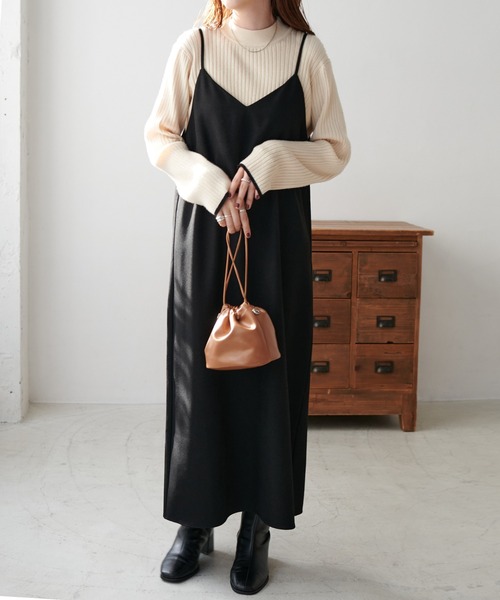 DISCOAT（ディスコート）の「テックウールストレッチVキャミワンピース（ワンピース・レディース・ブラック/ブラウン/イエロー・FREE）」の4枚目の写真