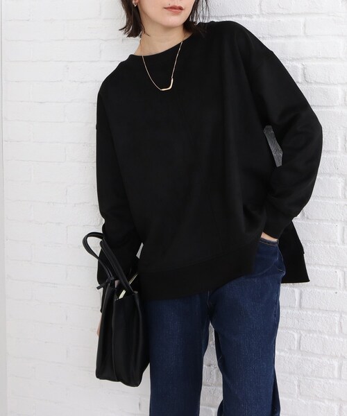 SHOO・LA・RUE（シューラルー）の「◆サイドにスリット入りで抜け感あり！スエード調トップス（Tシャツ/カットソー・レディース・ブルー/ブラック/アイボリー/ピンク系/ベージュ・00）」の3枚目の写真