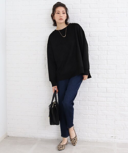 SHOO・LA・RUE（シューラルー）の「◆サイドにスリット入りで抜け感あり！スエード調トップス（Tシャツ/カットソー・レディース・ブルー/ブラック/アイボリー/ピンク系/ベージュ・00）」の7枚目の写真