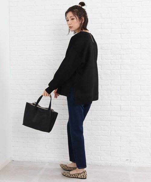 SHOO・LA・RUE（シューラルー）の「◆サイドにスリット入りで抜け感あり！スエード調トップス（Tシャツ/カットソー・レディース・ブルー/ブラック/アイボリー/ピンク系/ベージュ・00）」の9枚目の写真