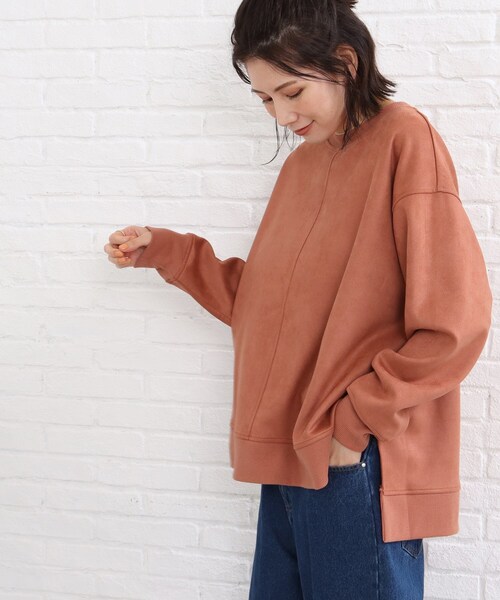 SHOO・LA・RUE（シューラルー）の「◆サイドにスリット入りで抜け感あり！スエード調トップス（Tシャツ/カットソー・レディース・ブルー/ブラック/アイボリー/ピンク系/ベージュ・00）」の11枚目の写真