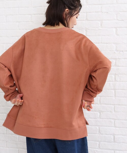 SHOO・LA・RUE（シューラルー）の「◆サイドにスリット入りで抜け感あり！スエード調トップス（Tシャツ/カットソー・レディース・ブルー/ブラック/アイボリー/ピンク系/ベージュ・00）」の12枚目の写真