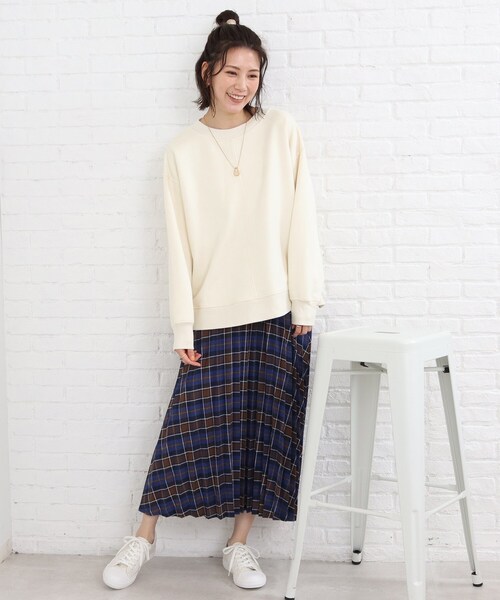 SHOO・LA・RUE（シューラルー）の「◆サイドにスリット入りで抜け感あり！スエード調トップス（Tシャツ/カットソー・レディース・ブルー/ブラック/アイボリー/ピンク系/ベージュ・00）」の20枚目の写真