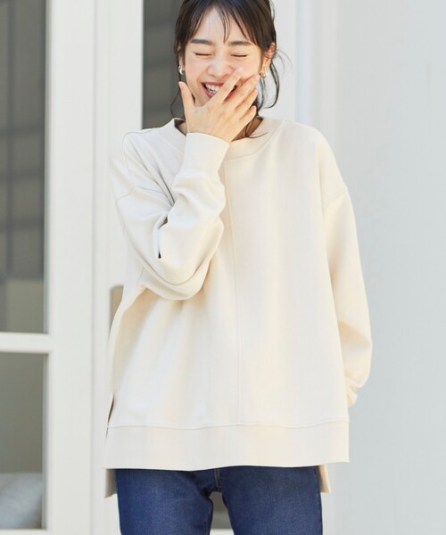 SHOO・LA・RUE（シューラルー）の「◆サイドにスリット入りで抜け感あり！スエード調トップス（Tシャツ/カットソー・レディース・ブルー/ブラック/アイボリー/ピンク系/ベージュ・00）」の2枚目の写真