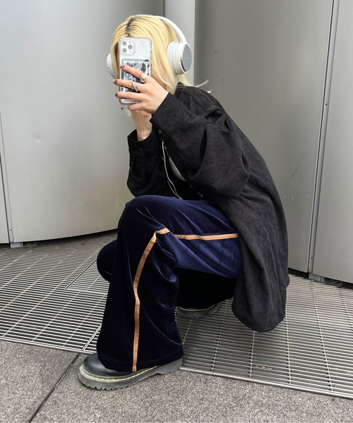 sedacle(セダクル)の「ベロアフレアパンツ(その他パンツ・メンズ・ブラウン/ネイビー・LARGE/MEDIUM)」の4枚目の写真