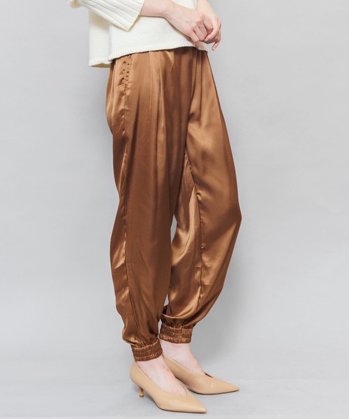 mili an deni（ミリアンデニ）の「ヴィンテージサテンジョガーパンツ（その他パンツ）」 WEAR