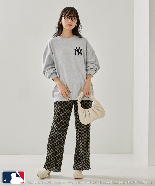 FREAK'S STORE（フリークスストア）の「MLB × FREAK'S STORE/エムエルビー MLB NY裏起毛クルーネックスウェット（スウェット・レディース・ネイビー/ブラック/グレー/ナチュラル・ﾌﾘ-）」の21枚目の写真