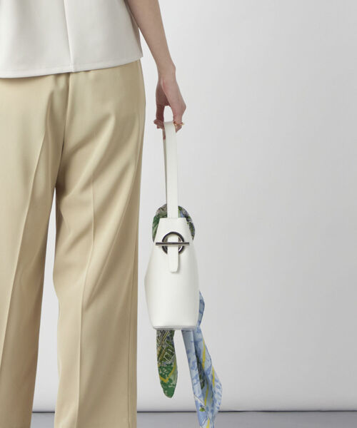 NOLLEY’S Sophi（ノーリーズソフィ）の「メタルマンテルワンハンドルバッグS（トートバッグ・レディース・ホワイト/グレー/サックスブルー/ピンクベージュ・FREE）」の8枚目の写真