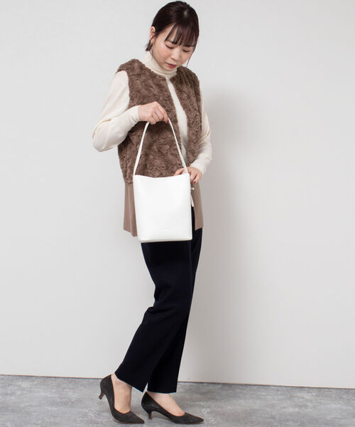 NOLLEY’S Sophi（ノーリーズソフィ）の「メタルマンテルワンハンドルバッグS（トートバッグ・レディース・ホワイト/グレー/サックスブルー/ピンクベージュ・FREE）」の6枚目の写真