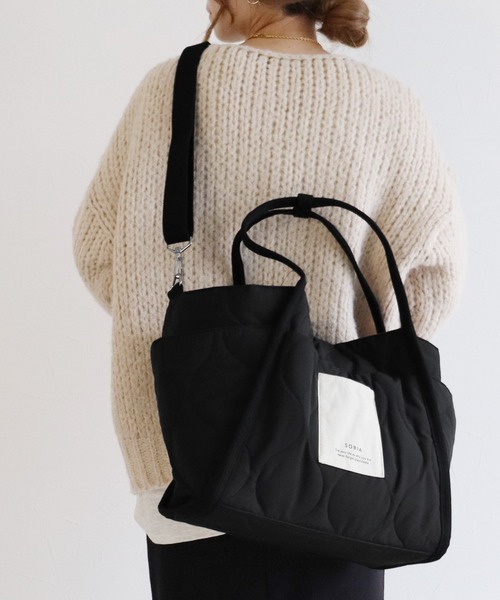 reca（レカ）の「ウェーブキルトワイド2wayトート（トートバッグ・レディース・ブラック/カーキ/ベージュ・ONE SIZE）」の7枚目の写真