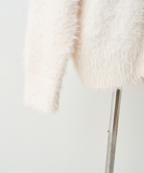 one after another NICE CLAUP（ワンアフターアナザーナイスクラップ）の「ふわふわ感があざと可愛い。フェザーロングクルーカーディガン（カーディガン/ボレロ・レディース・ベージュ/ライトグレー/ピンク/アイボリー・FREE）」の22枚目の写真