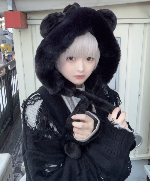 XU(エックスユー)の「ストリートファッション XU エックスユー KUMASAN fur cap クマ ファーキャップ 耳付き帽子 もこもこ帽子 冬服 モコモコ(ハット・メンズ・ダークベージュ/ホワイト/ブラック・ONE SIZE)」の5枚目の写真