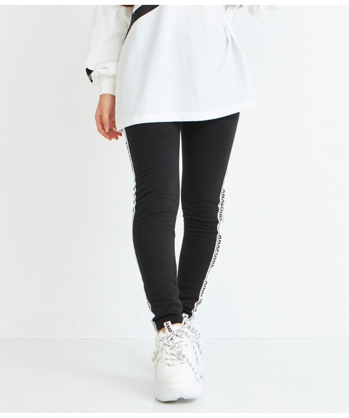 ANAP GiRL(アナップガール)の「ラインテープ裏シャギーレギンス(レギンス/スパッツ・キッズ・ブラック/ライトグレー・XS/S/M)」の3枚目の写真