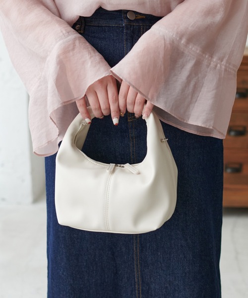 DISCOAT(ディスコート)の「クロワッサンミニショルダーバッグ(ショルダーバッグ・レディース・シルバー/ブルー/ブラック/アイボリー・FREE)」の6枚目の写真