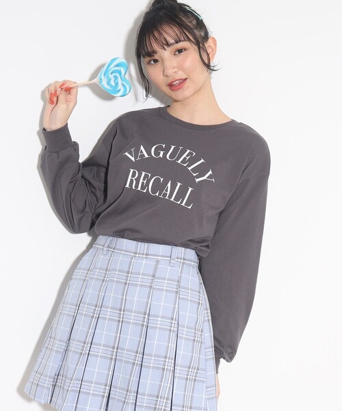 PINK-latte（ピンクラテ）の「◆【130cmサイズあり】定番人気商品♪ガーリーロゴロンT（Tシャツ/カットソー・キッズ・オフホワイト/サックスブルー/チャコールグレー/レモンイエロー・13/14/16/15 ）」の3枚目の写真