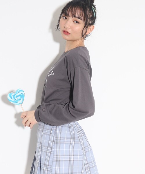 PINK-latte（ピンクラテ）の「◆【130cmサイズあり】定番人気商品♪ガーリーロゴロンT（Tシャツ/カットソー・キッズ・オフホワイト/サックスブルー/チャコールグレー/レモンイエロー・13/14/16/15 ）」の16枚目の写真