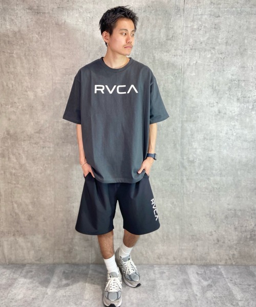 RVCA（ルーカ）の「【ムラサキスポーツ別注】RVCA/ルーカ バックプリントTシャツ クルーネックT/ルーズシルエット ロゴT/ピグメント加工 BD041-P21（Tシャツ/カットソー・メンズ・ダークオリーブ/スミクロ/ブラック/ホワイト・L/M/XL）」の10枚目の写真