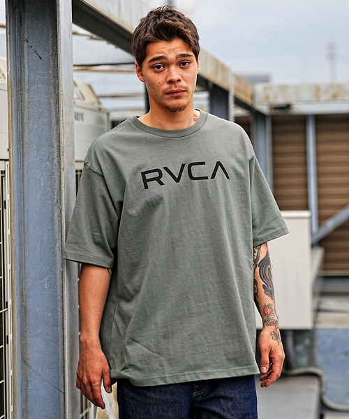 RVCA（ルーカ）の「【ムラサキスポーツ別注】RVCA/ルーカ バックプリントTシャツ クルーネックT/ルーズシルエット ロゴT/ピグメント加工 BD041-P21（Tシャツ/カットソー・メンズ・ダークオリーブ/スミクロ/ブラック/ホワイト・L/M/XL）」の22枚目の写真