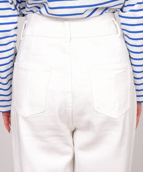 DAY CLOSET（デイ クローゼット）の「レディース スリットハイライズデニムパンツ（デニムパンツ・レディース・ホワイト/ブルー・M/L/S）」の5枚目の写真