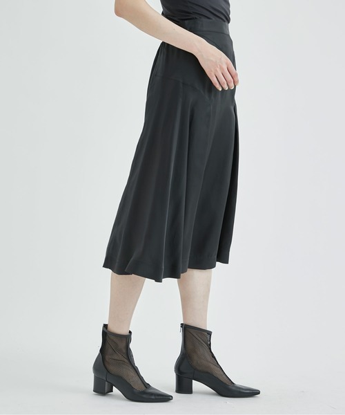 TOGA（トーガ）の「【TOGA/トーガ】Cupra satin skirt/キュプラサテンスカート（スカート・レディース・ブラック・34/36）」の5枚目の写真