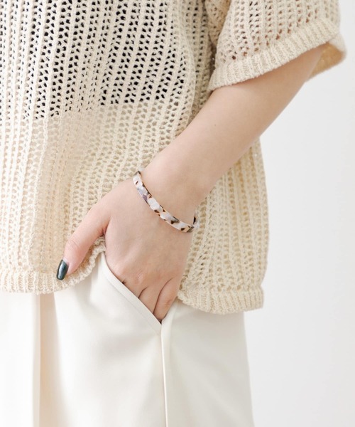 URBAN RESEARCH Sonny Label(アーバンリサーチサニーレーベル)の「アクリルナローバングル(バングル/リストバンド・レディース・ベージュ系その他/ブラウン系その他・ONE)」の2枚目の写真