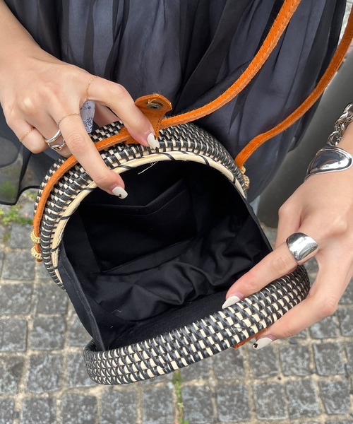 DouDou(ドゥドゥ)の「サークルラタンBAG(ショルダーバッグ・レディース・ホワイト/ブラック・FREE)」の11枚目の写真