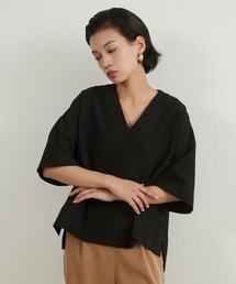 On One's Own（オンワンズオン）の「On One's Own リネンタッチセンターシーム半袖トップ（その他トップス）」