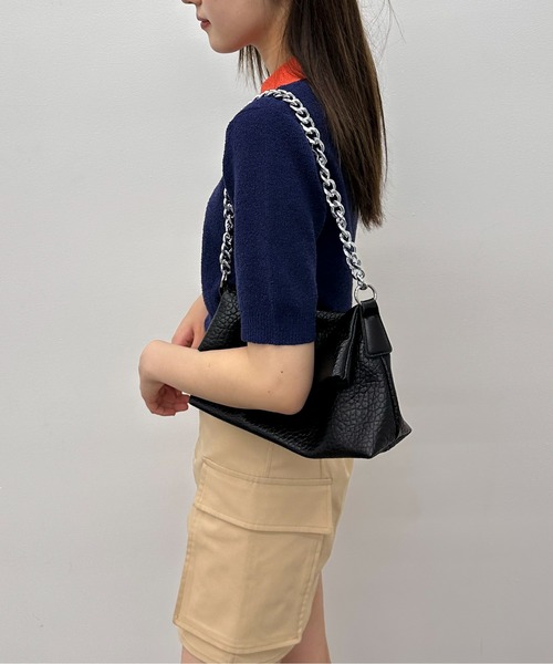 EPIMI E'PIMMY（エピミエピミー）の「配色カラーポロニット（ポロシャツ・レディース・ネイビー/ピンクベージュ/オフホワイト・MEDIUM）」の17枚目の写真