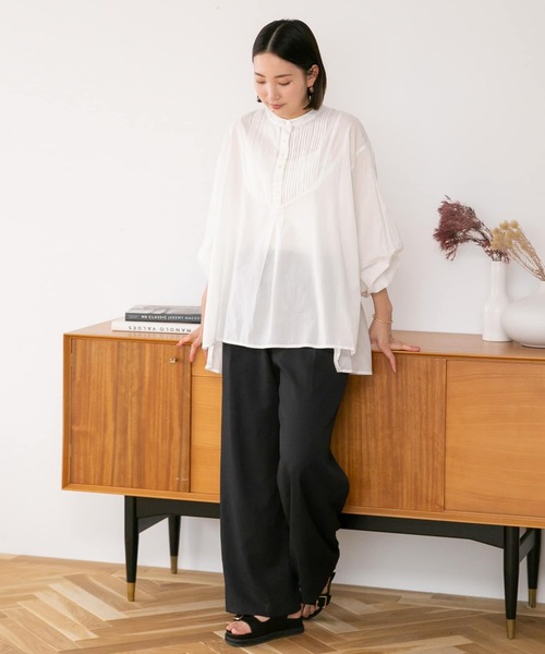 URBAN RESEARCH Sonny Label(アーバンリサーチサニーレーベル)の「コットンタックドレスシャツ(シャツ/ブラウス・レディース・ブラック/オフホワイト/ブルー・FREE)」の11枚目の写真