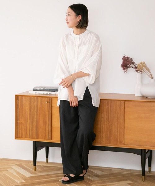 URBAN RESEARCH Sonny Label(アーバンリサーチサニーレーベル)の「コットンタックドレスシャツ(シャツ/ブラウス・レディース・ブラック/オフホワイト/ブルー・FREE)」の12枚目の写真