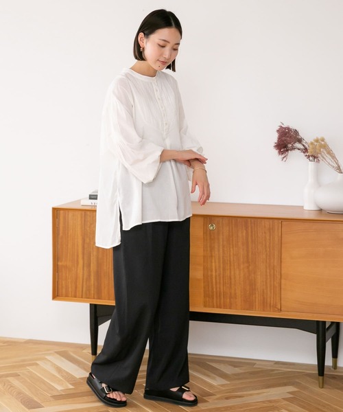 URBAN RESEARCH Sonny Label(アーバンリサーチサニーレーベル)の「コットンタックドレスシャツ(シャツ/ブラウス・レディース・ブラック/オフホワイト/ブルー・FREE)」の13枚目の写真