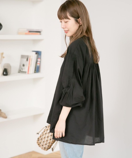 URBAN RESEARCH Sonny Label(アーバンリサーチサニーレーベル)の「コットンタックドレスシャツ(シャツ/ブラウス・レディース・ブラック/オフホワイト/ブルー・FREE)」の19枚目の写真