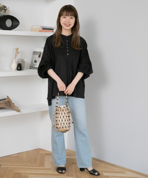 URBAN RESEARCH Sonny Label(アーバンリサーチサニーレーベル)の「コットンタックドレスシャツ(シャツ/ブラウス・レディース・ブラック/オフホワイト/ブルー・FREE)」の21枚目の写真