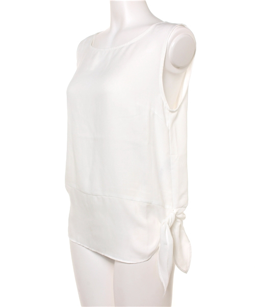 AZUL by moussy（アズールバイマウジー）の「サイド結びノースリPO（タンクトップ・レディース・オフホワイト/ネイビー・MEDIUM/SMALL）」の3枚目の写真