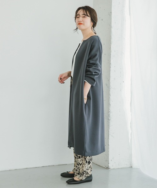 ITEMS URBANRESEARCH（アイテムズ アーバンリサーチ）の「ライトダンボールノーカラーコート（ノーカラーコート・レディース・チャコールグレー/ライトベージュ・FREE）」の7枚目の写真