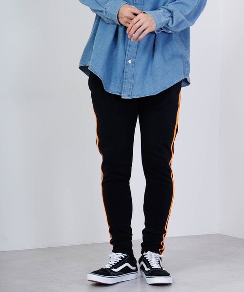 FUNALIVE（ファンアライブ）の「2line brushed lining skinny pants / 2ライン裏起毛スキニーパンツ unisex（その他パンツ・メンズ・ベージュ/杢グレー/ブラック×ベージュ/ブラック×ホワイト/オレンジ/ブラック×ブルー/ブラック系/サックスブルー・L/XL/M）」の4枚目の写真
