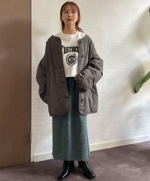 LOWRYS FARM(ローリーズファーム)の「アメフトカレッジショートLS 976829(スウェット・レディース・アイボリー/グレー/チャコールグレー/グリーン・FREE)」の7枚目の写真