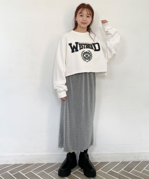 LOWRYS FARM(ローリーズファーム)の「アメフトカレッジショートLS 976829(スウェット・レディース・アイボリー/グレー/チャコールグレー/グリーン・FREE)」の11枚目の写真