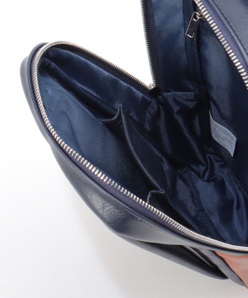 ikka（イッカ）の「GPレザータッチボディバッグ（ボディバッグ/ウエストポーチ・メンズ・ブラック/ダークブラウン/ネイビー・FREE）」の7枚目の写真