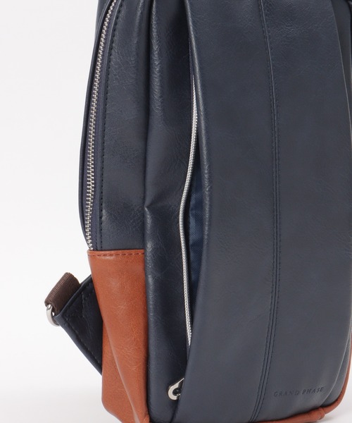 ikka（イッカ）の「GPレザータッチボディバッグ（ボディバッグ/ウエストポーチ・メンズ・ブラック/ダークブラウン/ネイビー・FREE）」の14枚目の写真