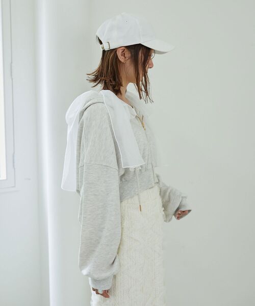 MAJESTIC LEGON（マジェスティックレゴン）の「ショートジップアップパーカー（パーカー・レディース・ライトグレー/アイボリー/ピンクベージュ・MEDIUM）」の15枚目の写真