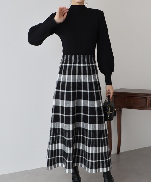 BLUEEAST(ブルーイースト)の「《ワンピースランキング1位獲得!/お気に入り2.6万人突破!/新柄追加/選べる着丈》チェックジャガードニットワンピース(ワンピース・レディース・ブラック/ブラウン/ベージュ/グレー/グレー系/ブラック系/ブラウン系/ネイビー系・MEDIUM/SMALL)」の12枚目の写真