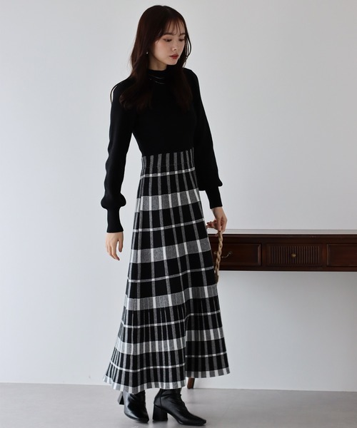 BLUEEAST(ブルーイースト)の「《ワンピースランキング1位獲得!/お気に入り2.6万人突破!/新柄追加/選べる着丈》チェックジャガードニットワンピース(ワンピース・レディース・ブラック/ブラウン/ベージュ/グレー/グレー系/ブラック系/ブラウン系/ネイビー系・MEDIUM/SMALL)」の15枚目の写真