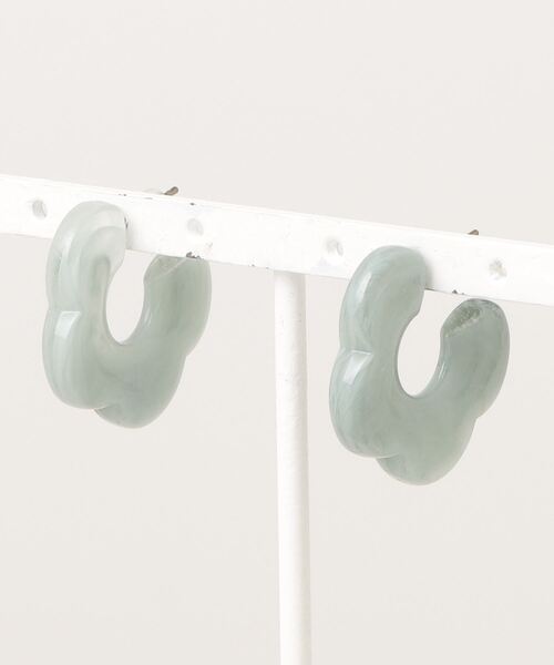 BUTTON＆CUFFLINKS（ボタンアンドカフリンクス）の「BUTTON＆CUFFLINKS　ボタンアンドカフリンクス：お花/ 変形 ピアス（ピアス（両耳用）・レディース・レッド/グリーン/レッド系その他/オフホワイト/イエロー・FREE）」の7枚目の写真