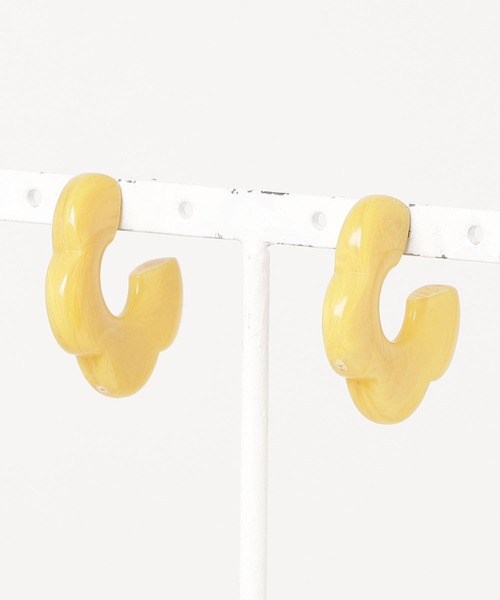 BUTTON＆CUFFLINKS（ボタンアンドカフリンクス）の「BUTTON＆CUFFLINKS　ボタンアンドカフリンクス：お花/ 変形 ピアス（ピアス（両耳用）・レディース・レッド/グリーン/レッド系その他/オフホワイト/イエロー・FREE）」の11枚目の写真