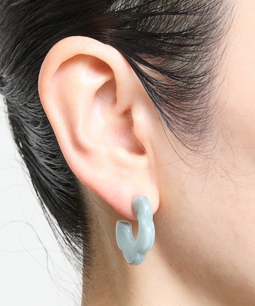 BUTTON＆CUFFLINKS（ボタンアンドカフリンクス）の「BUTTON＆CUFFLINKS　ボタンアンドカフリンクス：お花/ 変形 ピアス（ピアス（両耳用）・レディース・レッド/グリーン/レッド系その他/オフホワイト/イエロー・FREE）」の14枚目の写真